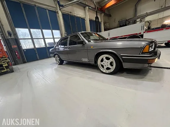 Audi 200 1981 photo 4