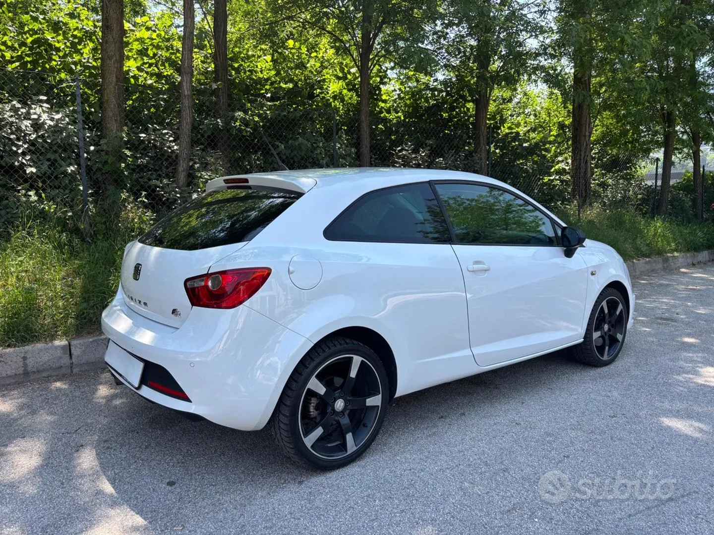 Seat Ibiza 2012 photo 4