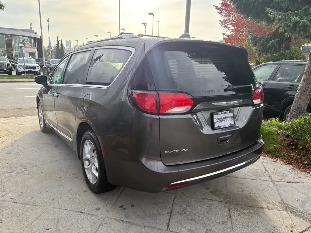 Chrysler Pacifica 2017 photo 5
