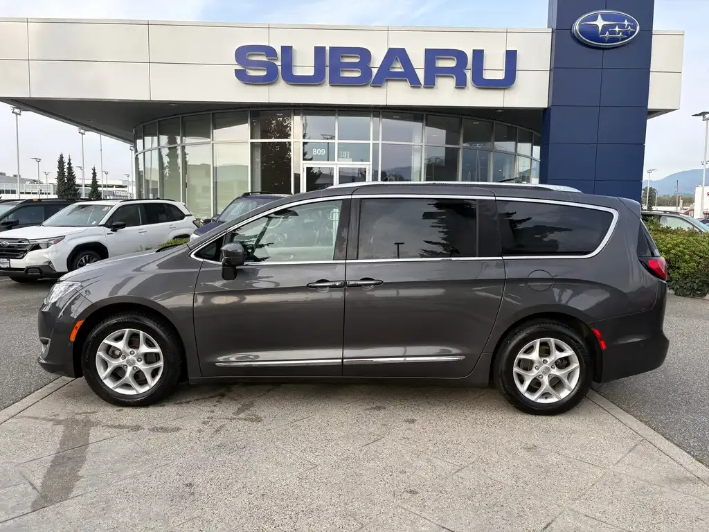 Chrysler Pacifica 2017 photo 4