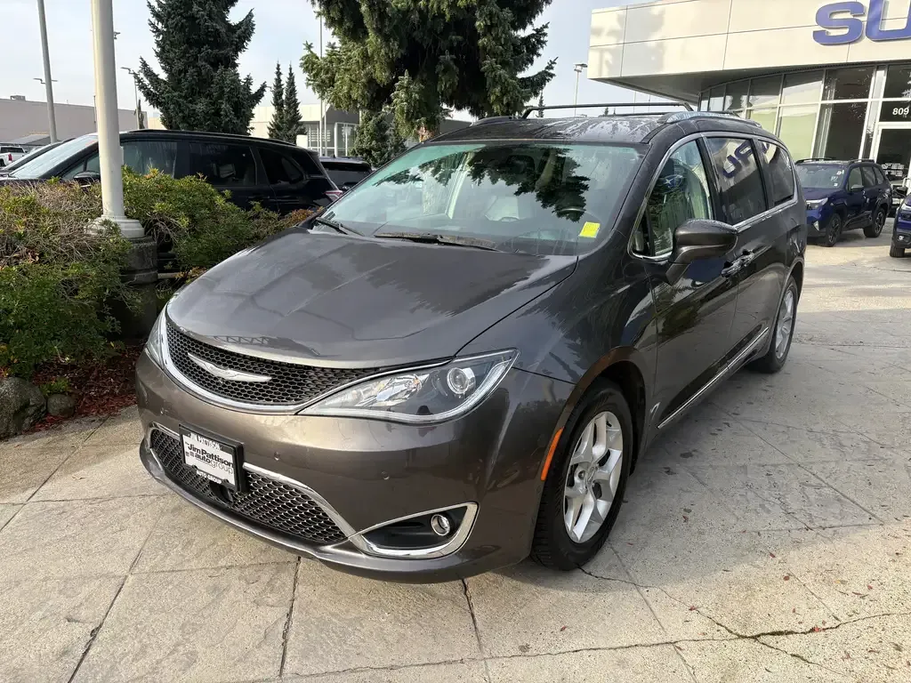 Chrysler Pacifica 2017 photo 3