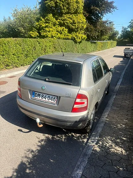 Skoda Fabia 2006 photo 2