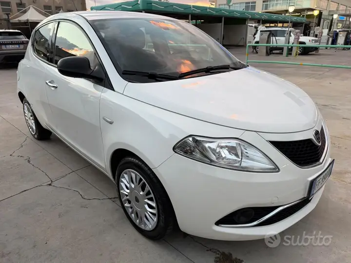 Lancia Ypsilon 2016 photo 3