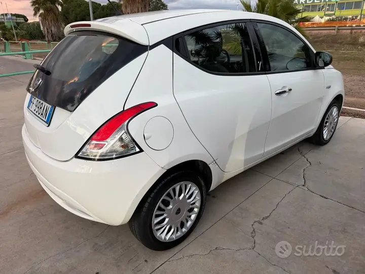 Lancia Ypsilon 2016 photo 4