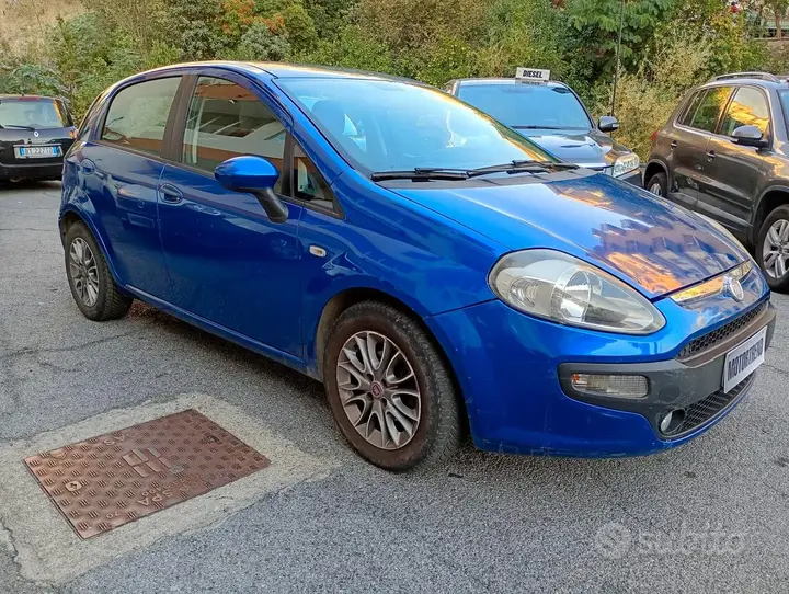 Fiat Punto Evo 2011 photo 3