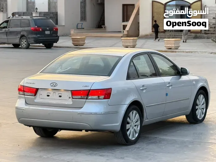 Hyundai Sonata 2009 photo 4