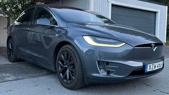 Tesla Model X 2018 photo 2