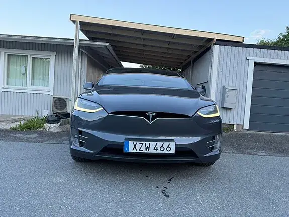 Tesla Model X 2018 photo 3