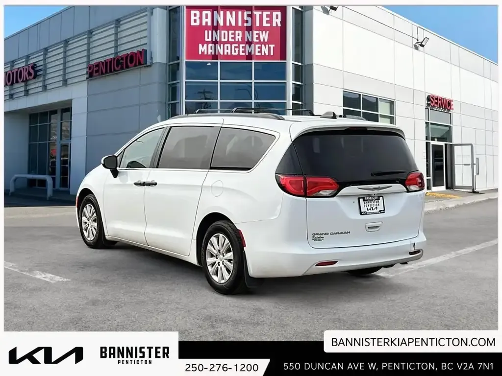 Chrysler Grand Caravan 2021 photo 3