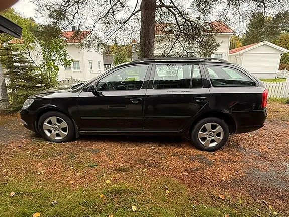 Skoda Octavia 2009 photo 3