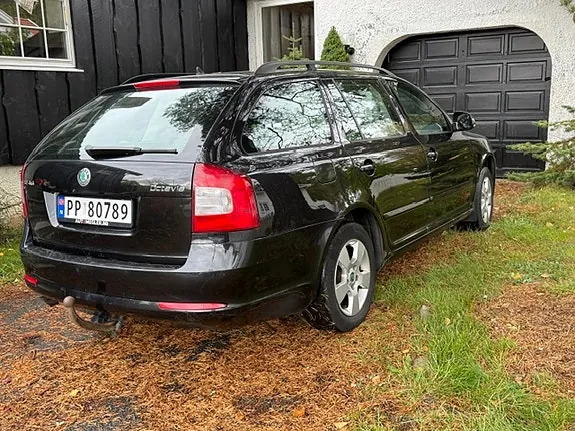 Skoda Octavia 2009 photo 2