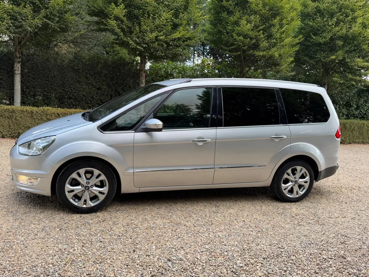 Ford Galaxy 2013 photo 5