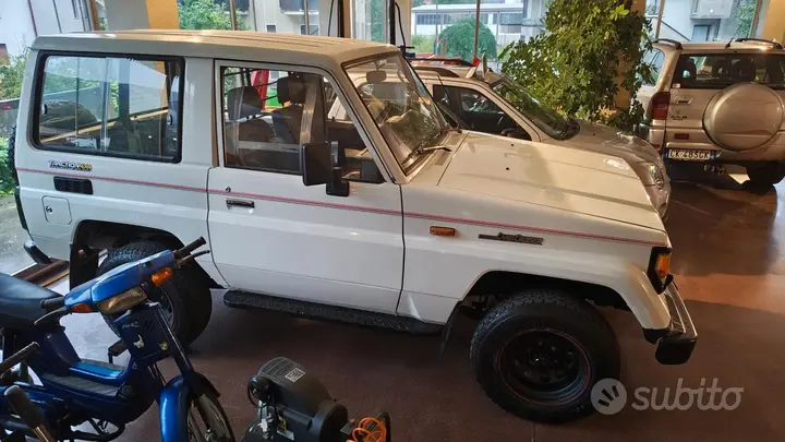 Toyota Land Cruiser 1992 photo 2