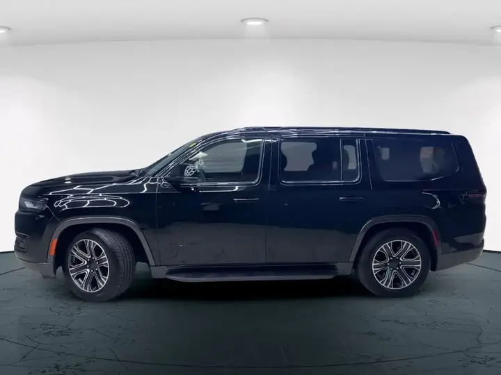 Jeep Wagoneer 2022 photo 2