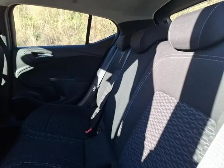 Vauxhall Astra 2018 photo 4