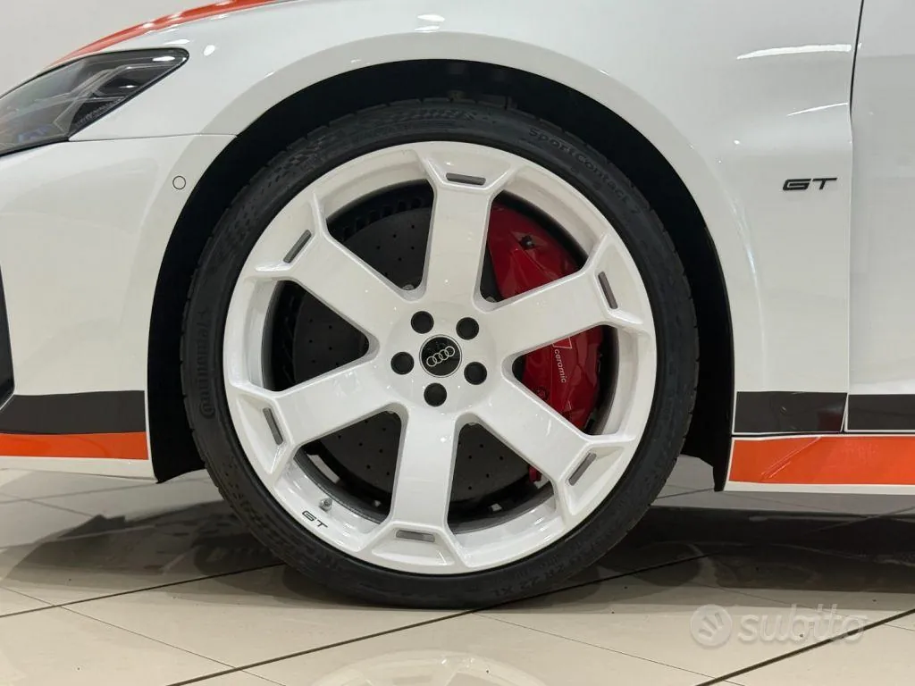 Audi Rs6 Avant 2025 photo 5