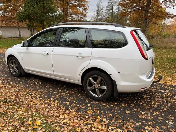 Ford Focus 2011 photo 2