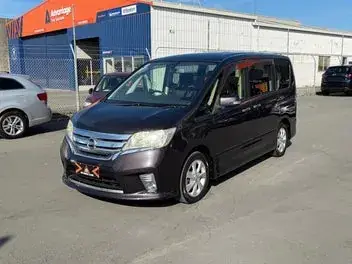 Nissan Serena 2012 photo 4