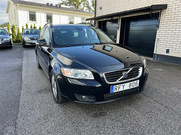 Volvo V50 2010 photo 2