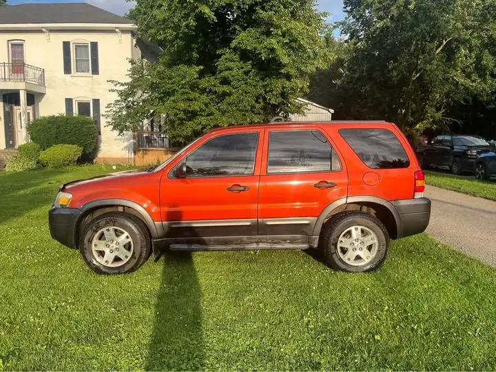 Ford Escape 2006 photo 2