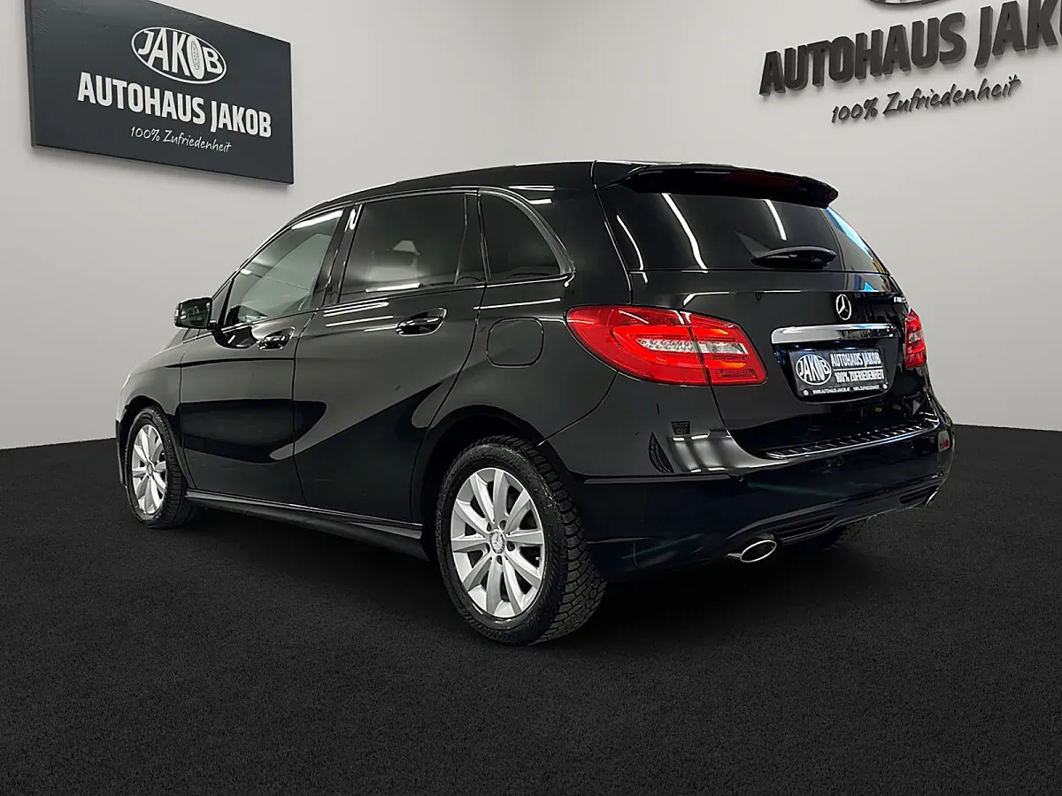 Mercedes-Benz B-Class 2015 photo 3