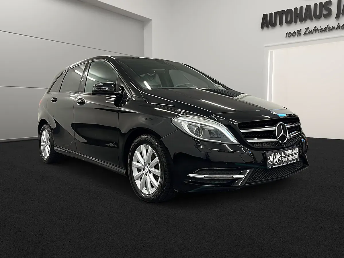 Mercedes-Benz B-Class 2015 photo 2