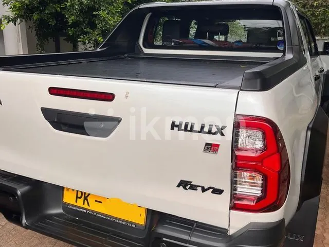 Toyota Hilux 2025 photo 2
