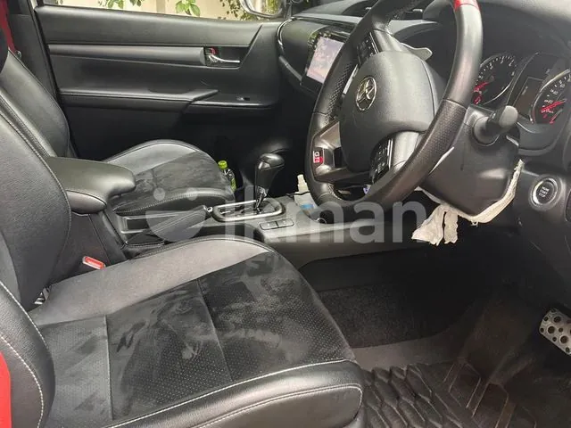 Toyota Hilux 2025 photo 3