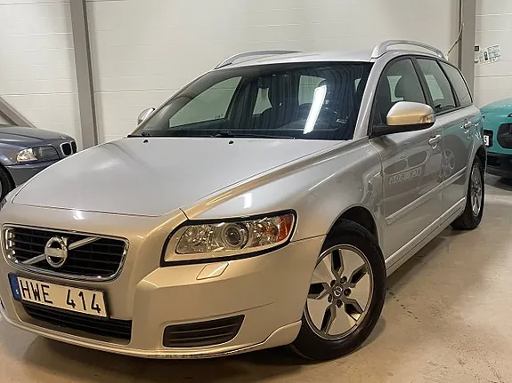Volvo V50 2012 photo 2