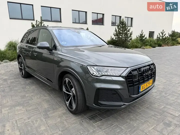 Audi Q7 2020 photo 2