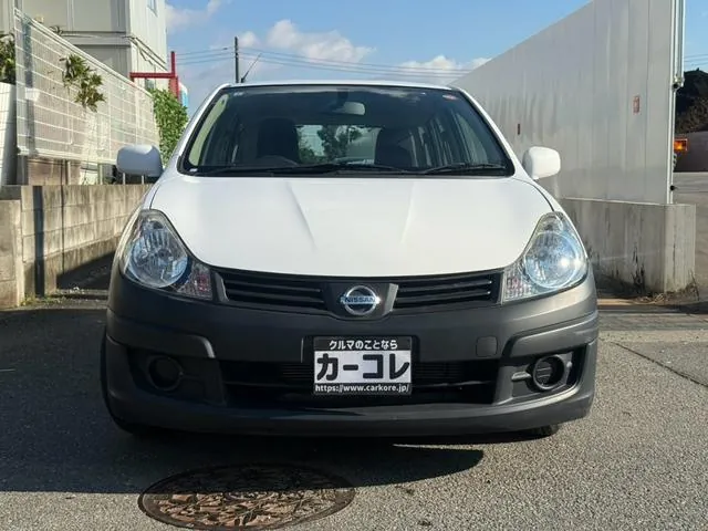 Nissan Ad 2016 photo 2