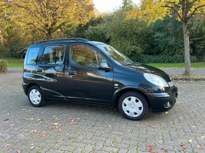 Toyota Yaris Verso