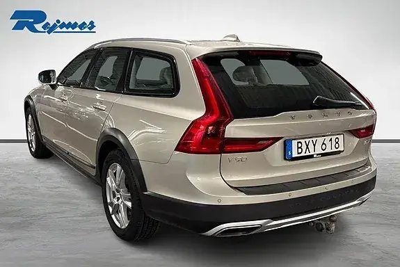 Volvo V90 Cross Country 2018 photo 2