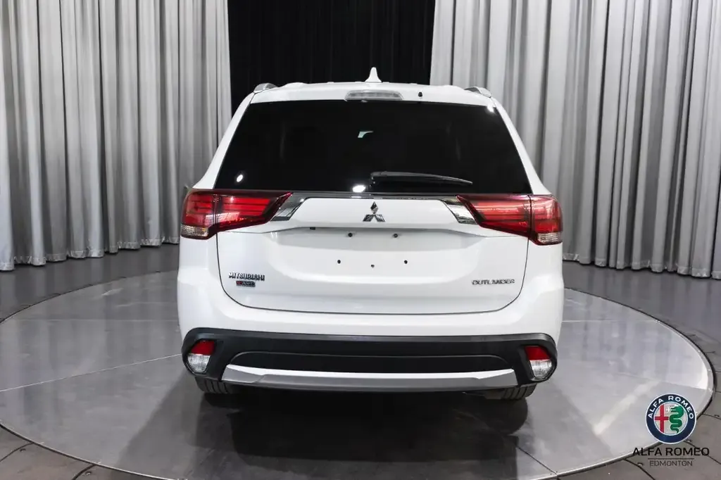 Mitsubishi Outlander 2018 photo 4