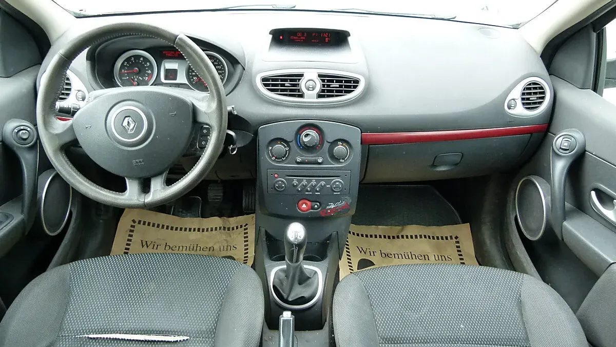 Renault Clio 2007 photo 2
