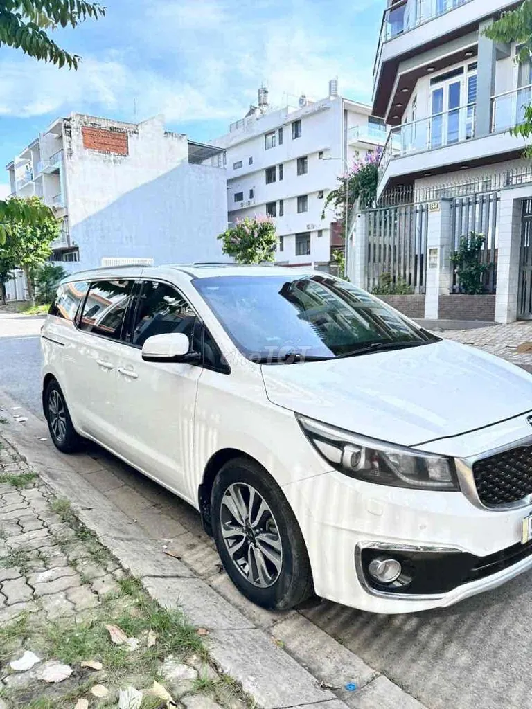 Kia Sedona 2016 photo 2