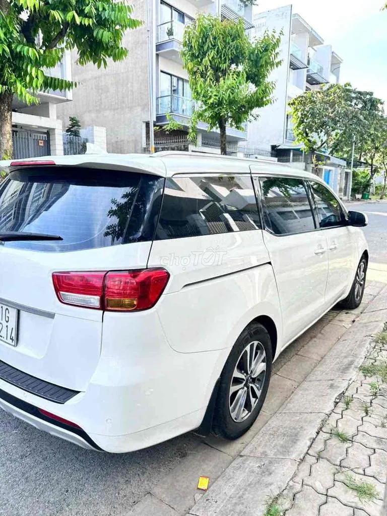 Kia Sedona 2016 photo 4