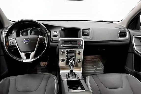Volvo V60 Cross Country 2018 photo 3