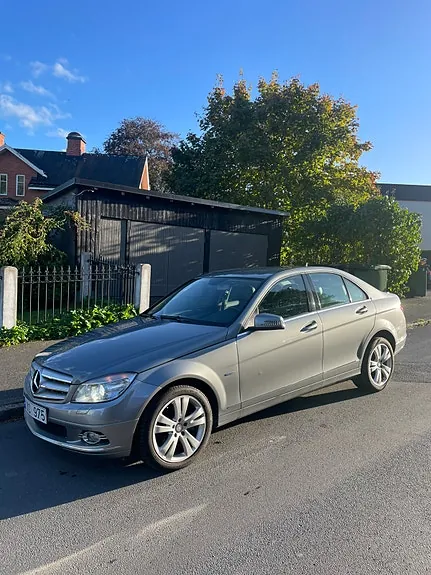 Mercedes-Benz C220 2011 photo 2