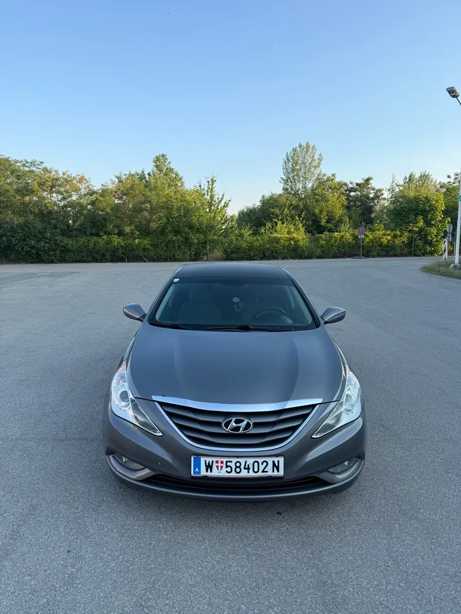 Hyundai Sonata 2011 photo 3