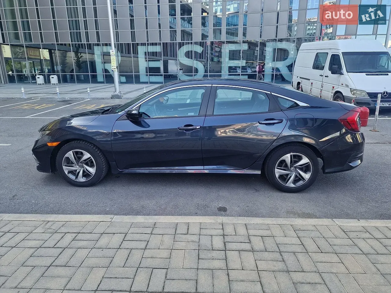 Honda Civic 2019 photo 2