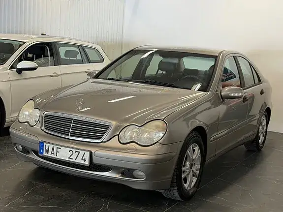 Mercedes-Benz C180 2004 photo 3