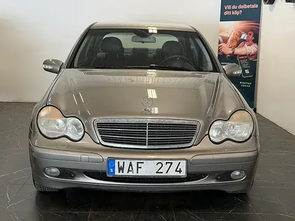 Mercedes-Benz C180 2004 photo 2