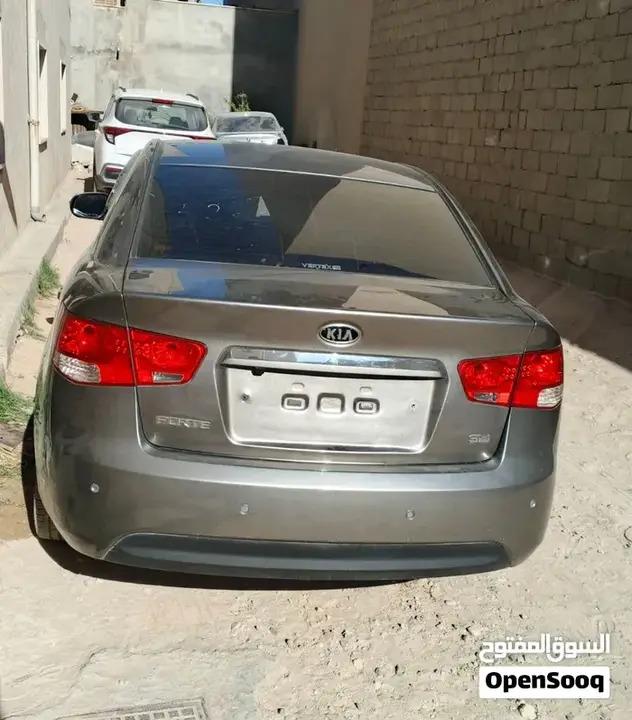 Kia Forte 2010 photo 2