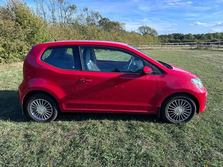Volkswagen Up 2020 photo 3