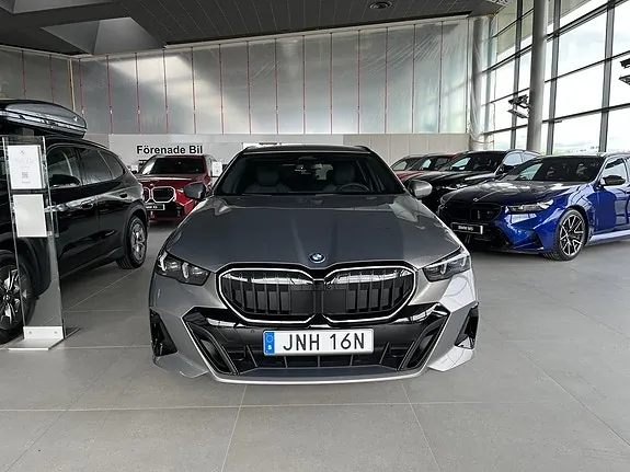 BMW 530E 2027 photo 2