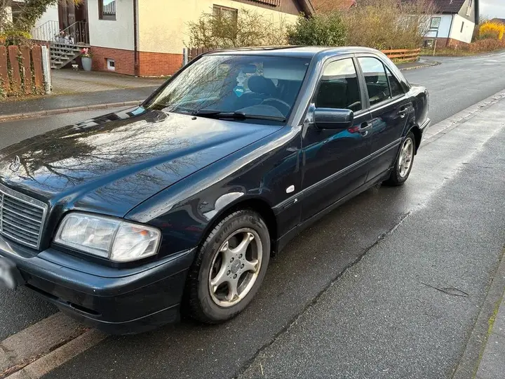 Mercedes-Benz C180
