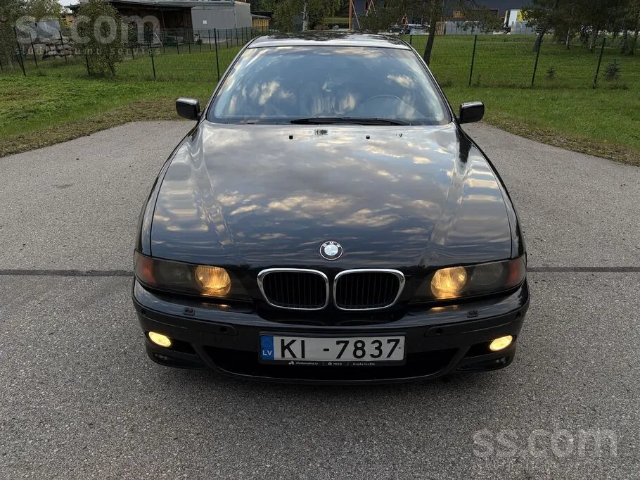 BMW E39 1999 photo 2