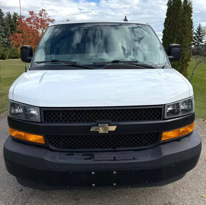 Chevrolet Express 2019 photo 2