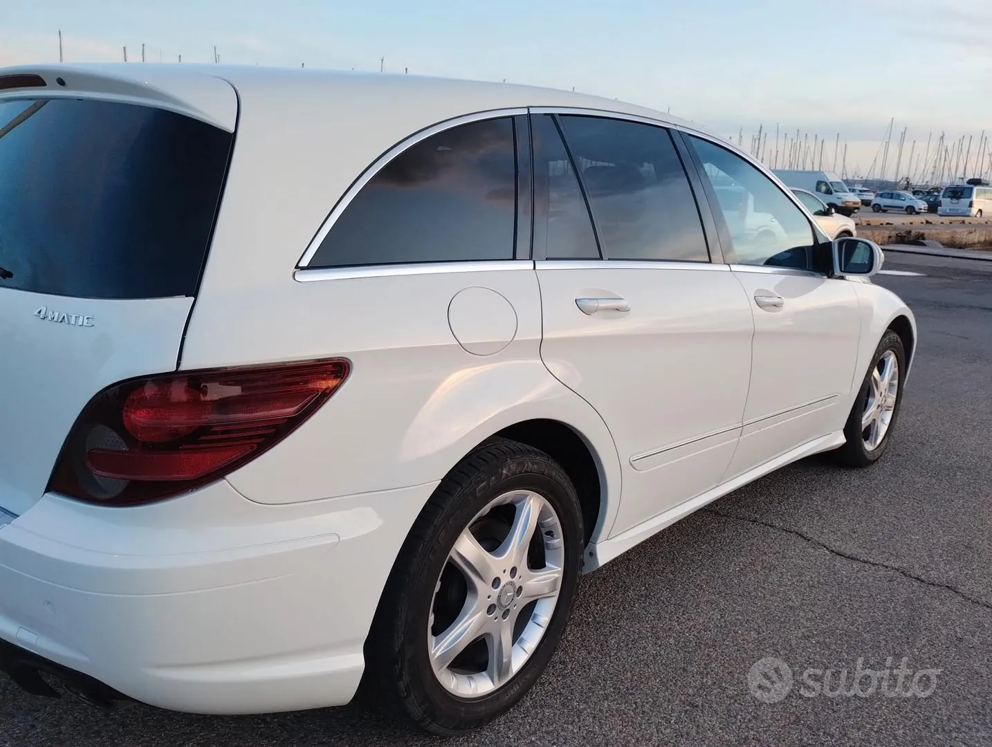 Mercedes-Benz C-Class 2010 photo 2